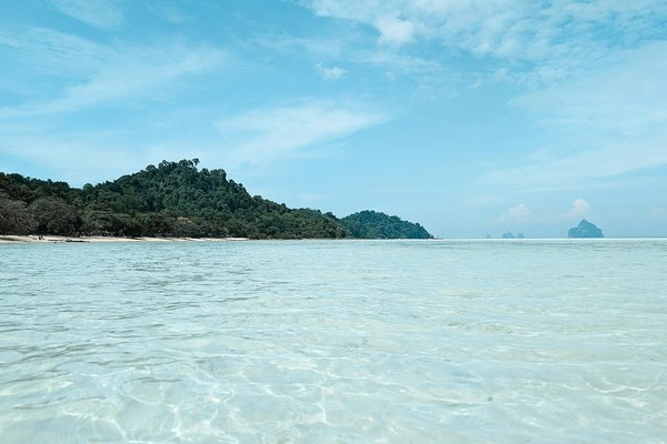 Où pratiquer le snorkeling au milieu des raies manta à Hawaii ?